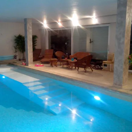 Apartment Lumineux F3 Avec Piscine Et Exterieur